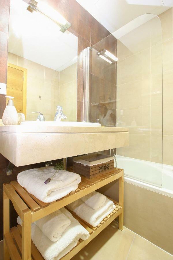 Apartamento San Julian Севиля Екстериор снимка