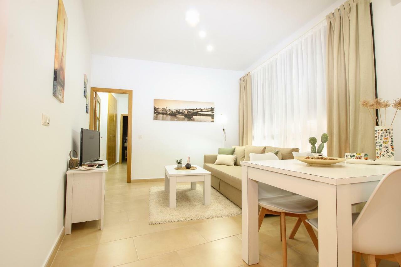 Apartamento San Julian Севиля Екстериор снимка