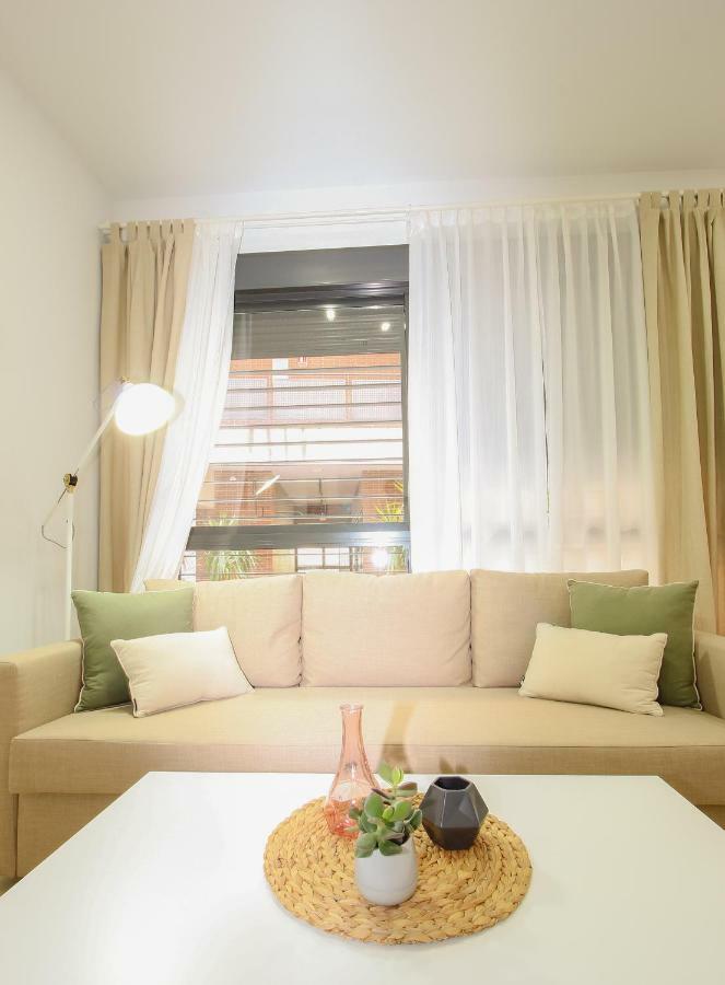 Apartamento San Julian Севиля Екстериор снимка