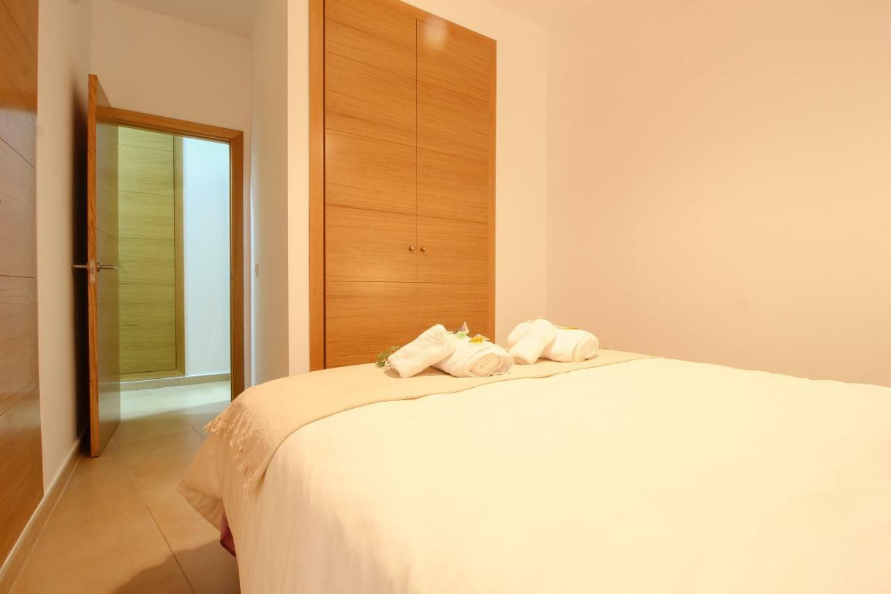Apartamento San Julian Севиля Екстериор снимка