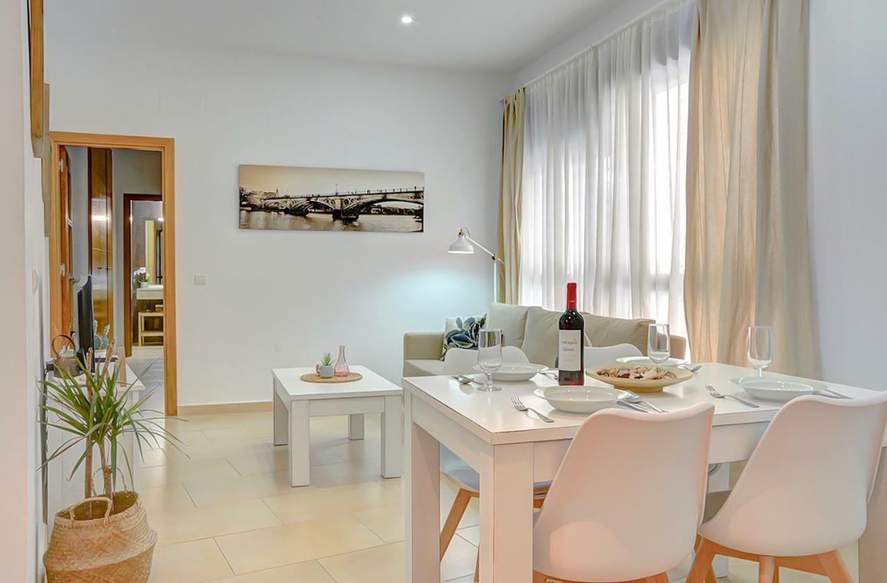 Apartamento San Julian Севиля Екстериор снимка