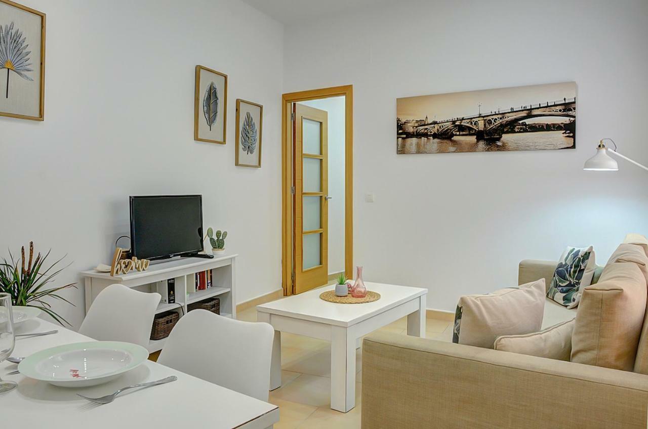 Apartamento San Julian Севиля Екстериор снимка