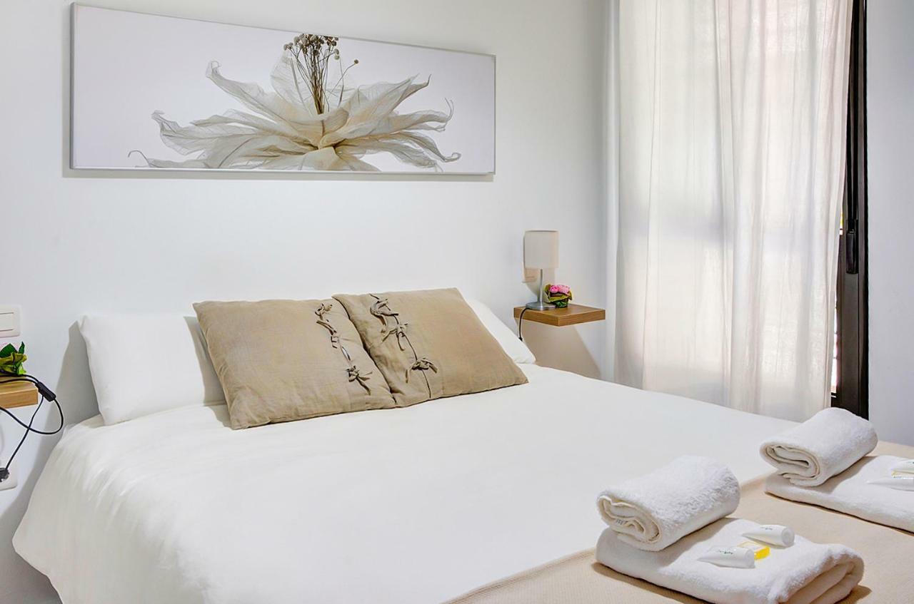 Apartamento San Julian Севиля Екстериор снимка