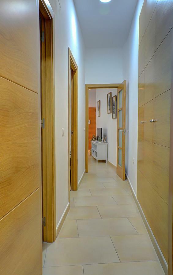 Apartamento San Julian Севиля Екстериор снимка