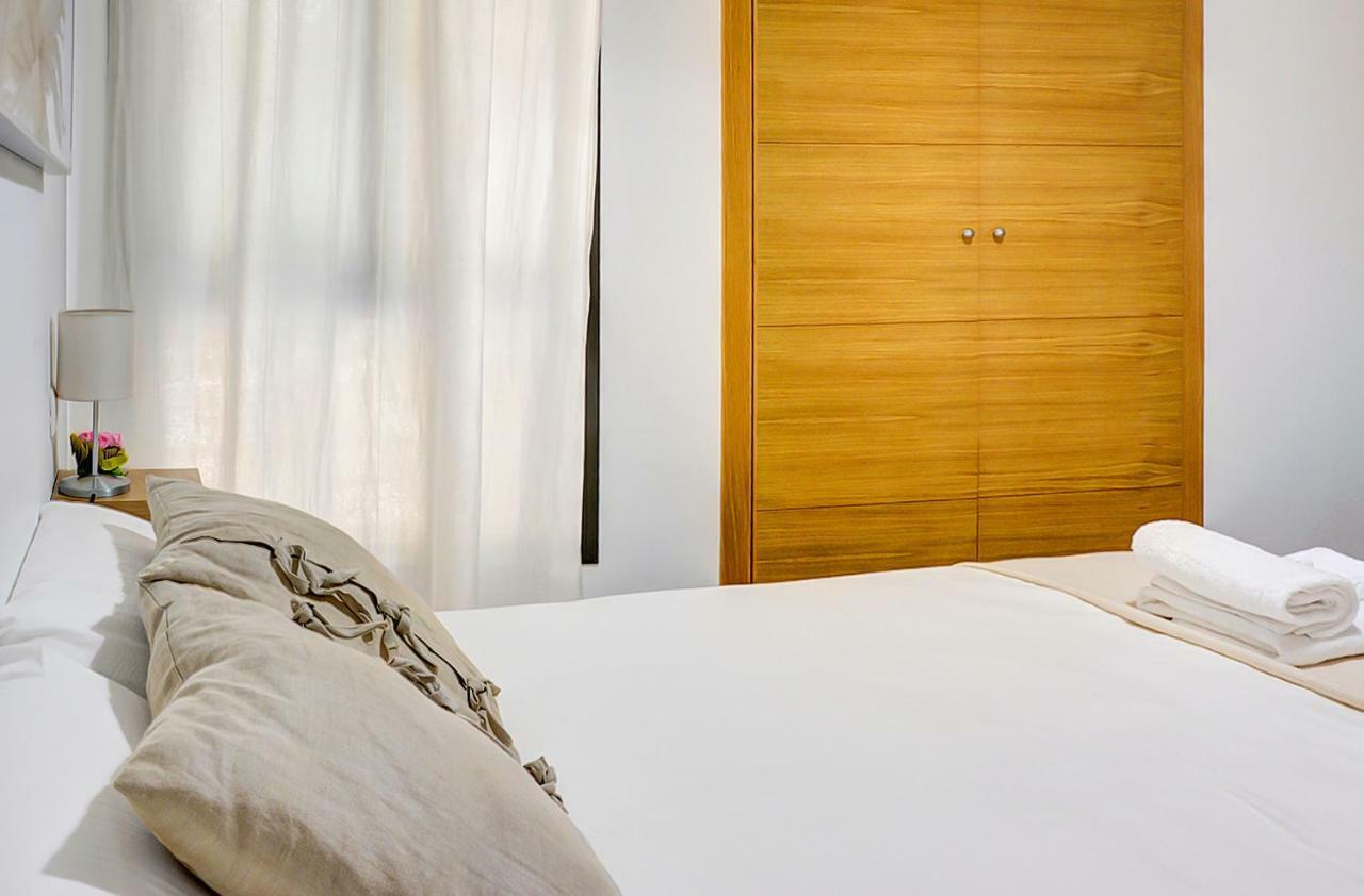 Apartamento San Julian Севиля Екстериор снимка